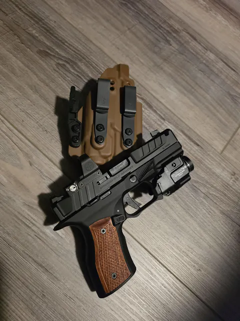 Springfield Armory Echelon 4.0C & 4.0FC and TLR-8A IWB Holster