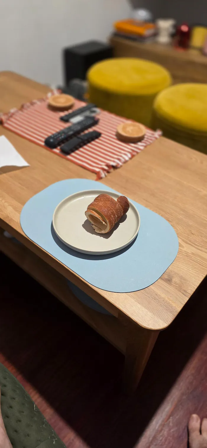 Lorient placemat with a full place setting