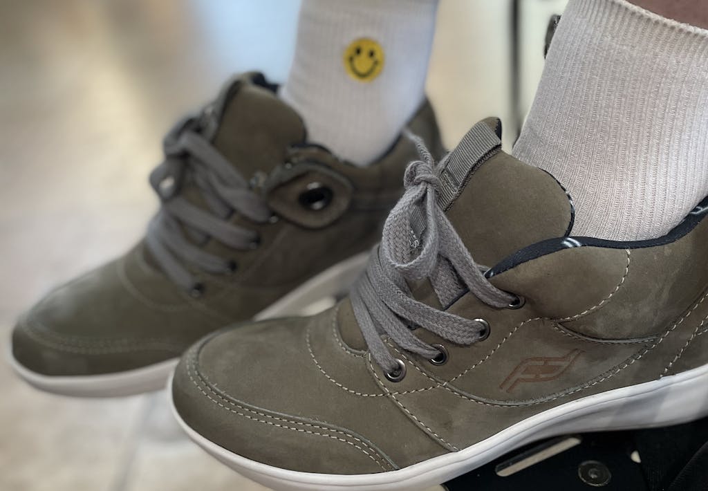 size 14 wide men's shoes