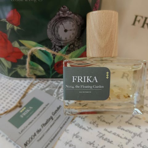 NO.004 the Floating Garden crystal-infused Parfume