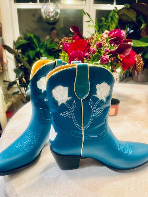 Steel Blue Almond-Toe Cowgirl Ankle Booties With White Rose Inlay