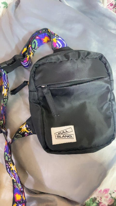 Dark Clash Crossbag