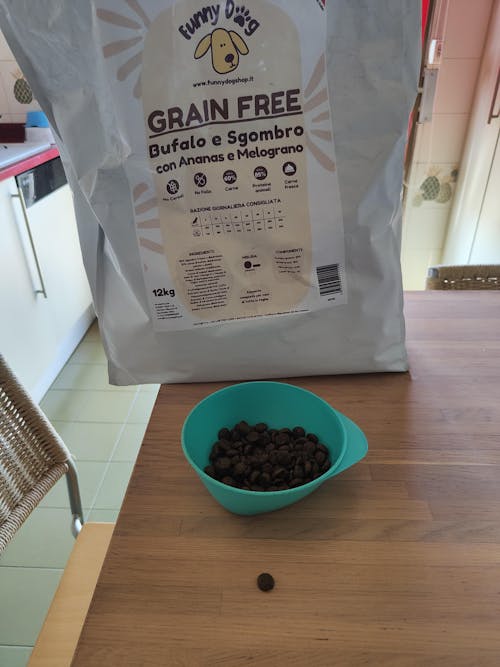 Crocchette GRAIN FREE con Bufalo, Sgombro, Ananas e Melograno per cani di tutte le taglie