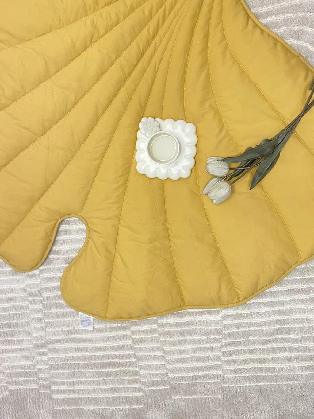 Leaf Shape Dog Blanket Funnyfuzzy FUNNYFUZZY