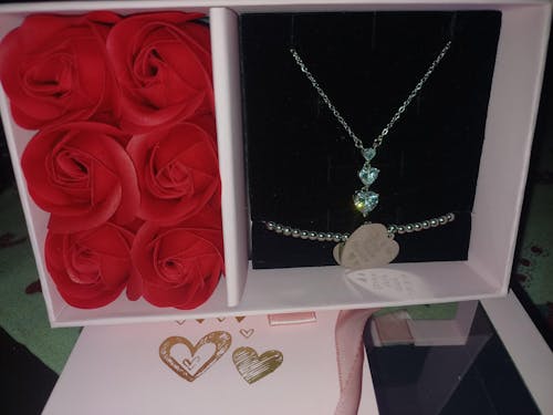 Box Love Future Chic