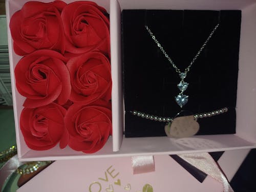 Box Love Future Chic