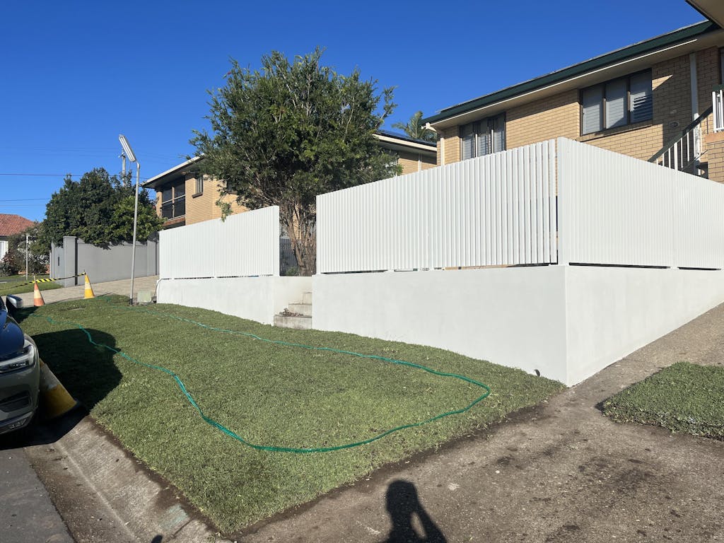 Angle 40 x 40mm with screws - Natural White - Pack of Four