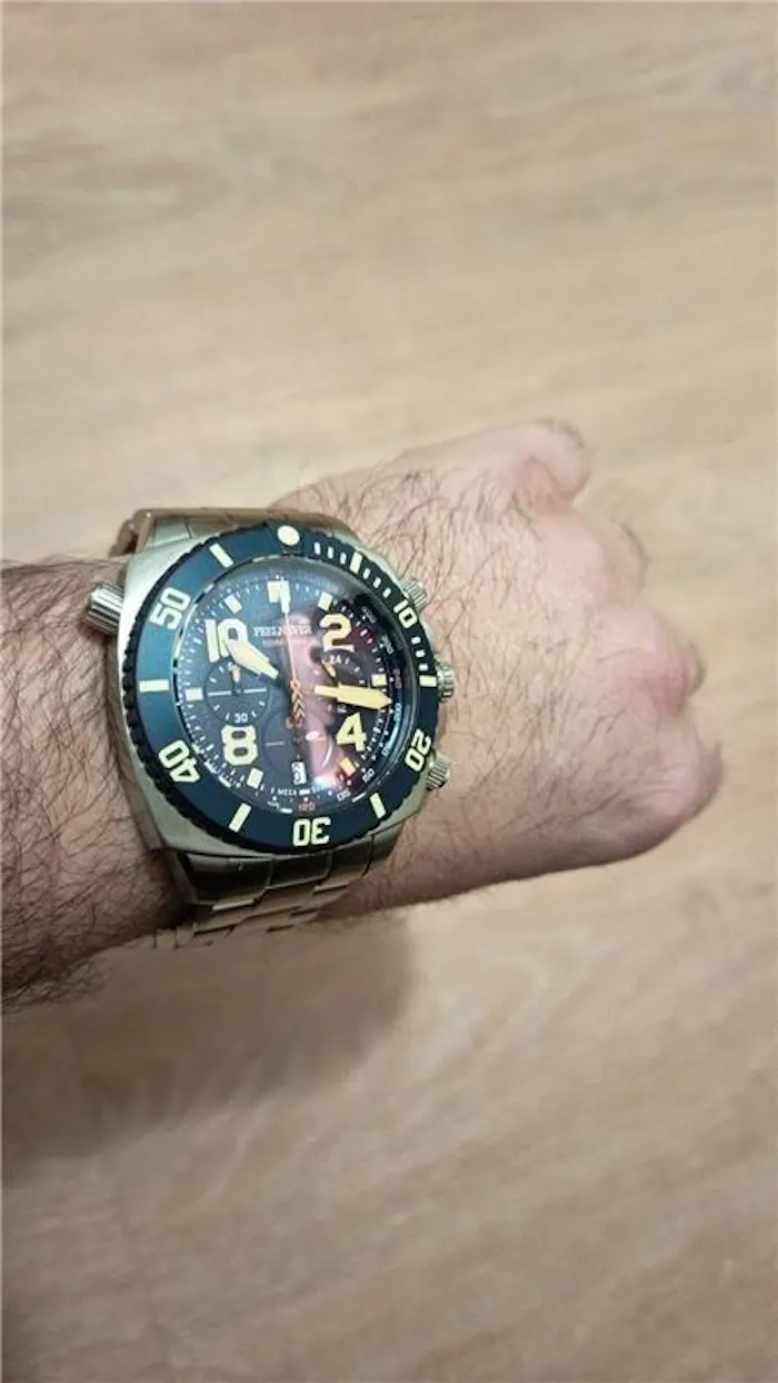 Owner wrist shot of the AbyssForce 500M