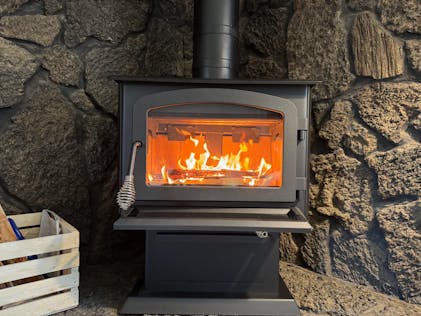 Drolet Blackcomb II Wood Stove - DB02811 | Fyre Direct