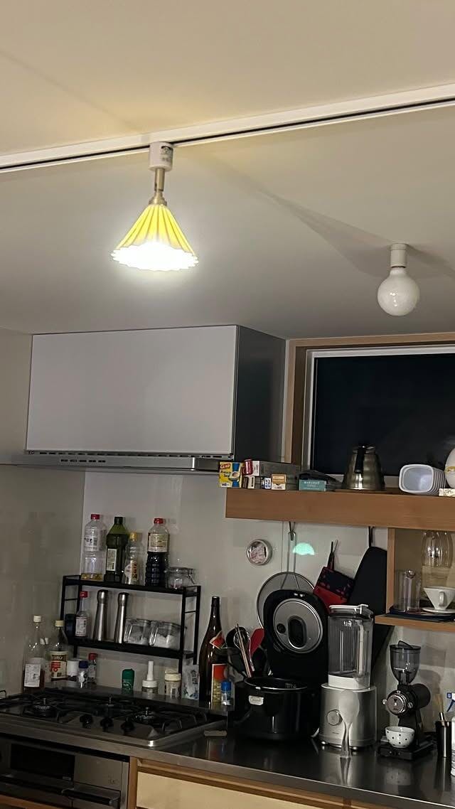 スリムフロアスタンド ブラック/シルバー フロアスタンド | スマートデバイスアイテム・サイネージ什器 | トマト