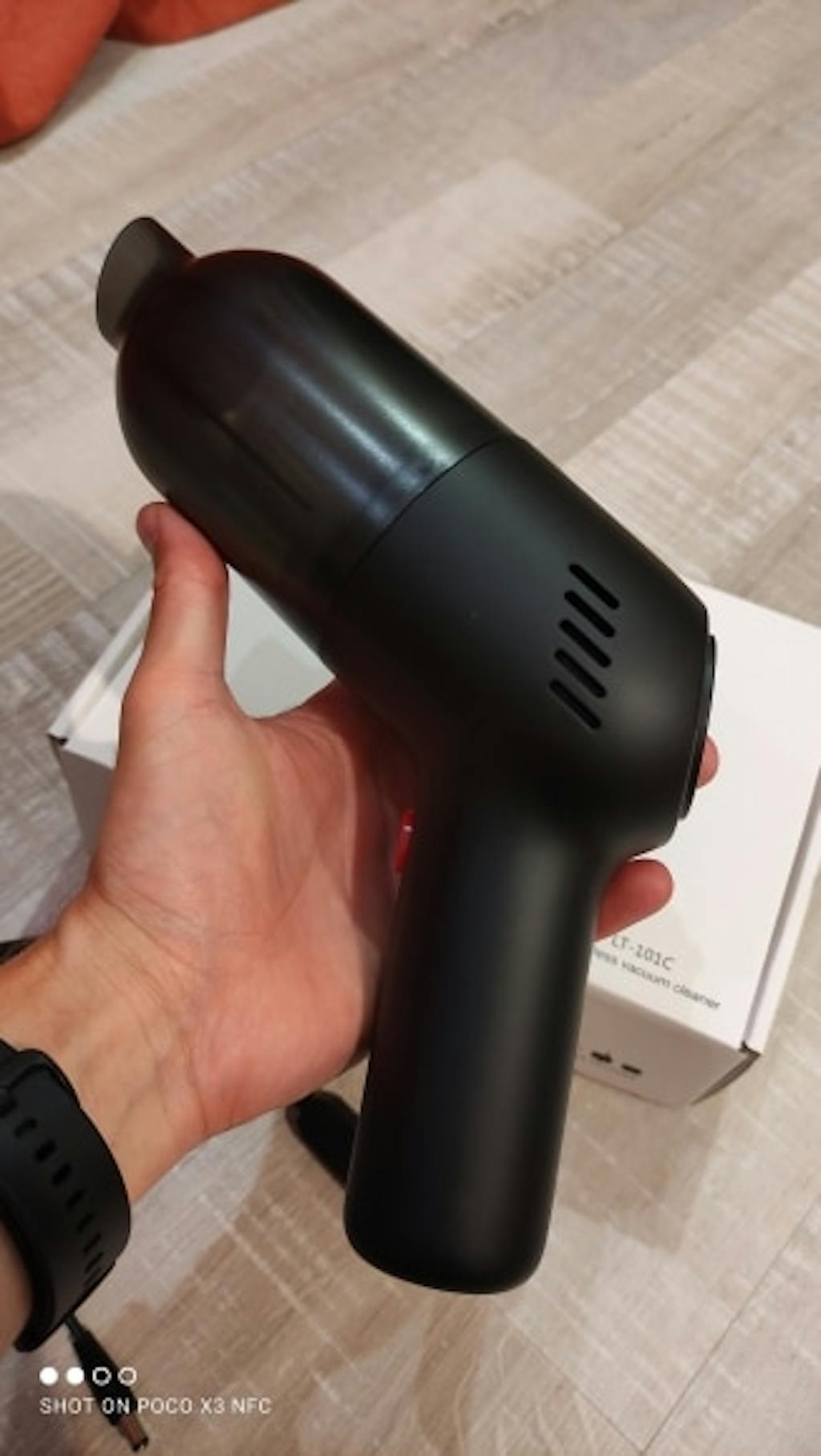 CruvaSwipe Wireless Vacuum Cleaner with Powerful Suction Gadget Amp