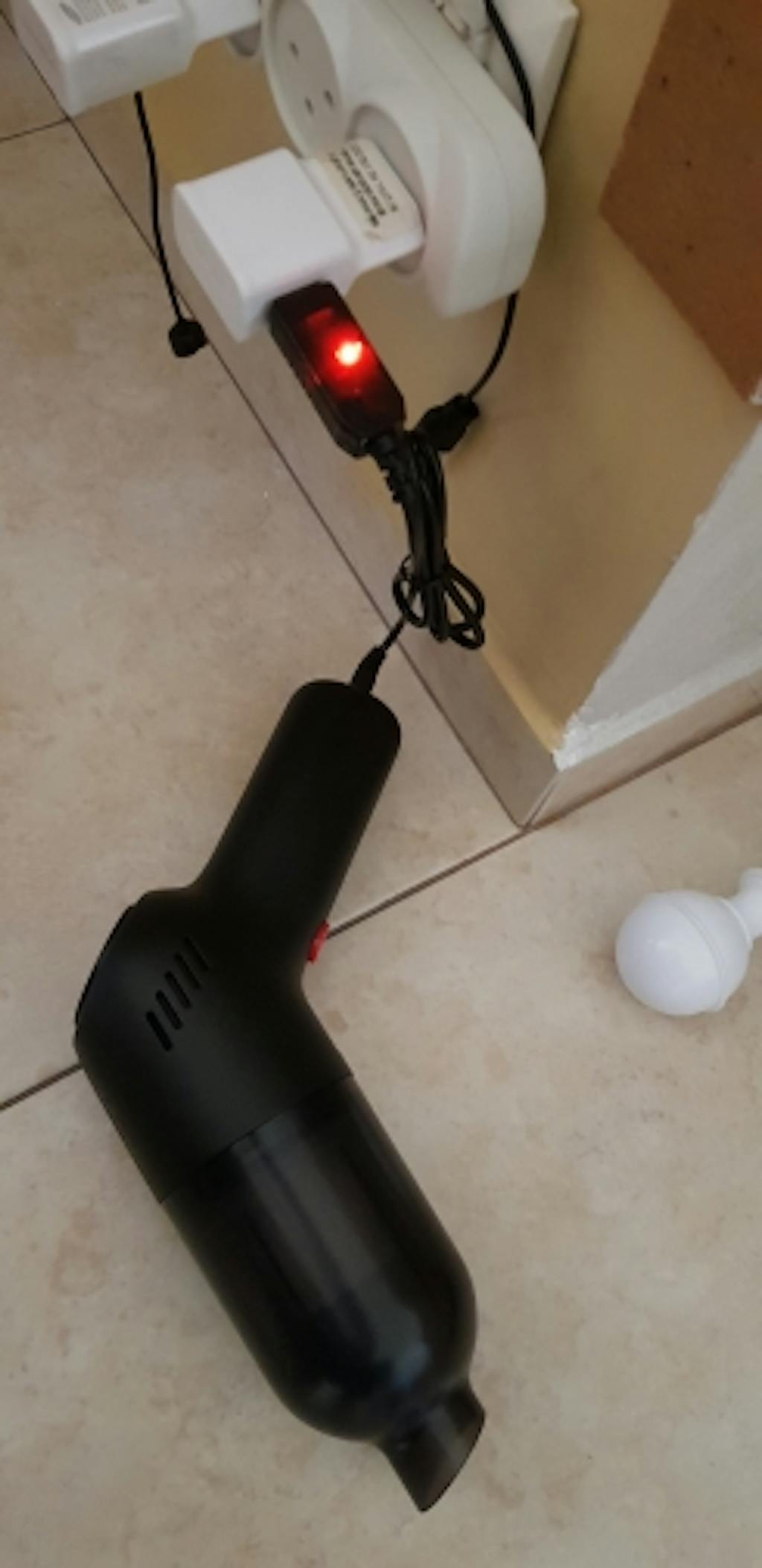 CruvaSwipe Wireless Vacuum Cleaner with Powerful Suction Gadget Amp