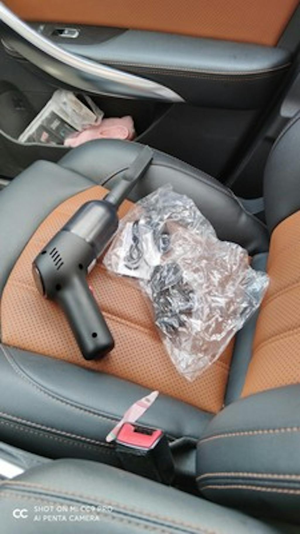 CruvaSwipe Wireless Vacuum Cleaner with Powerful Suction GadgetAMP