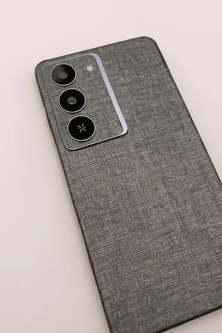 Galaxy S25 Ultra Skins & Wraps