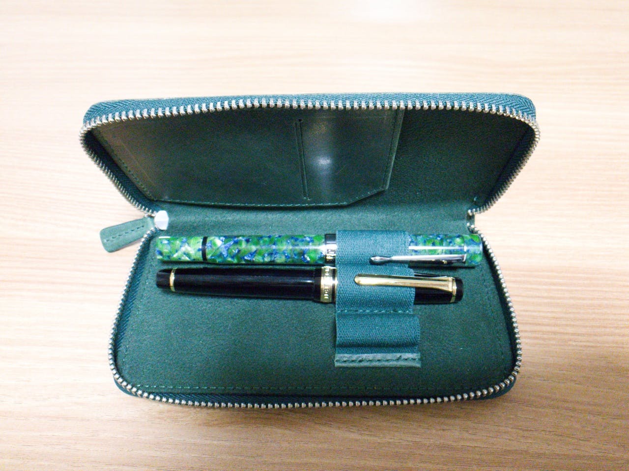Lederen pen en etui met plooi in klep, Crazy Horse pennenhouder voor briefpapier, koffie (S