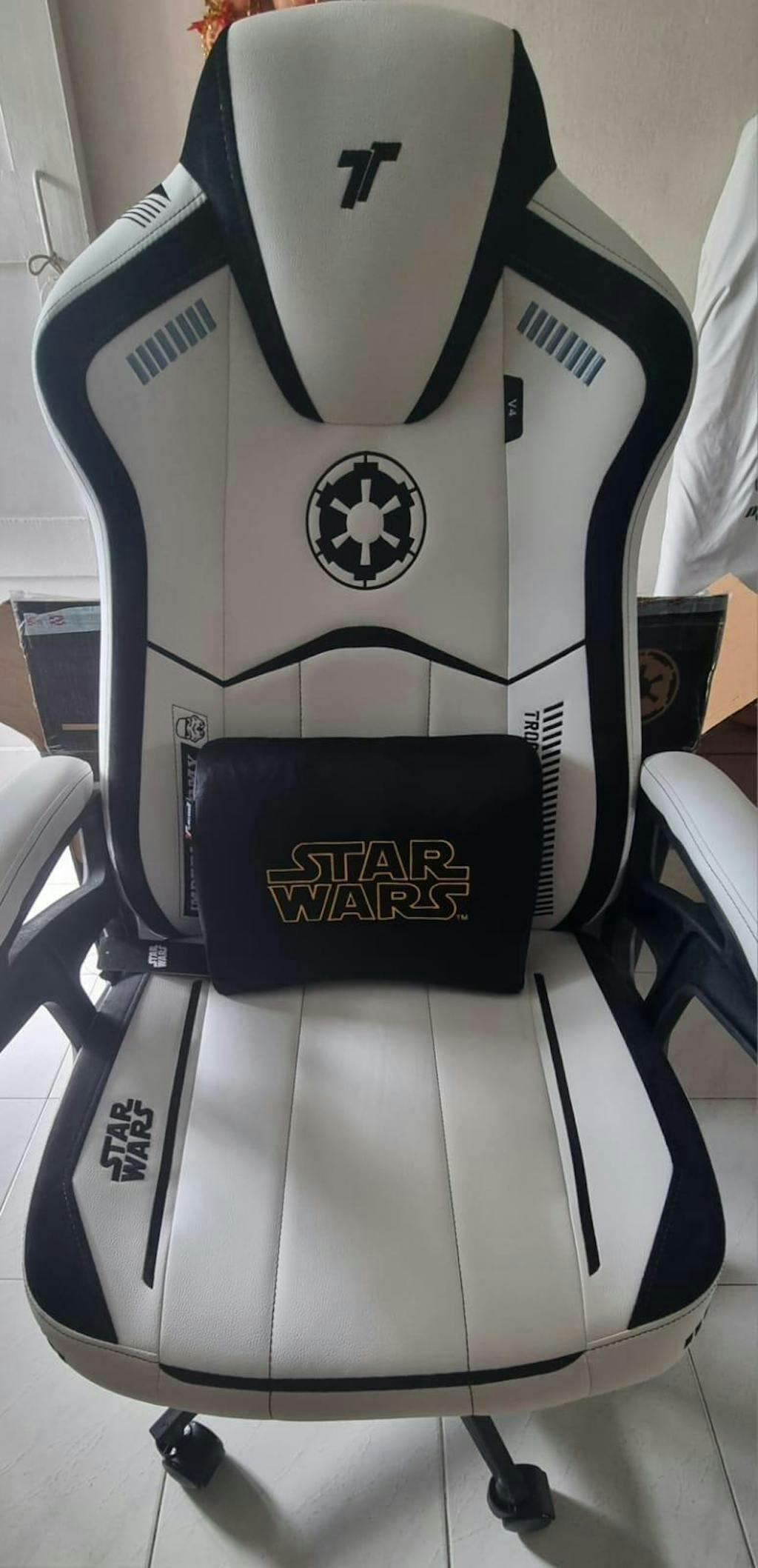 TTRacing Duo V4 Gaming Chair - Stormtrooper Edition
