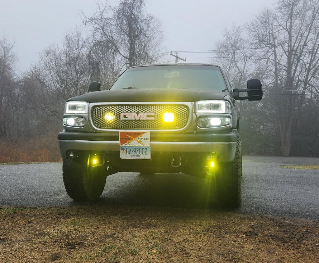 Chevy/GMC Steerable Knuckle Pod Light Mounts (1999-2019)