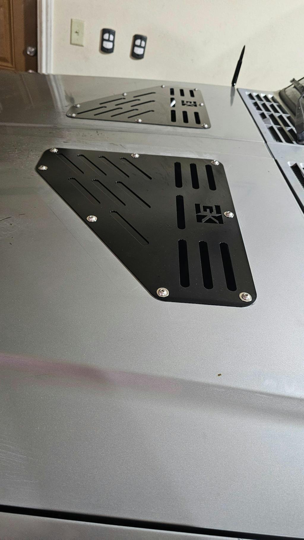 1984-2004 Jeep Cherokee Grand Cherokee XJ ZJ WJ Universal Hood Vents