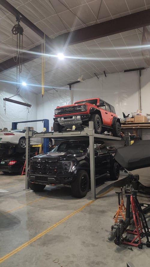 Triumph NOS-10 10,000 lb Service Storage 4 Post Automotive Lift