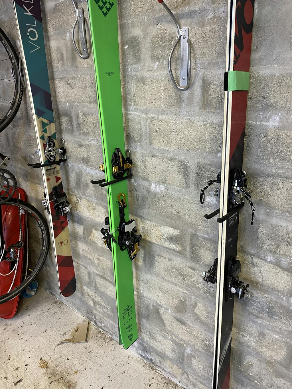 Single Ski Wall Hook 764