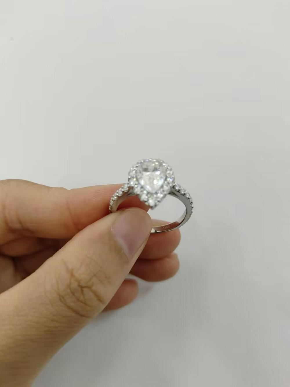 2CT Pear Cut Halo Design Moissanite Engagement Ring