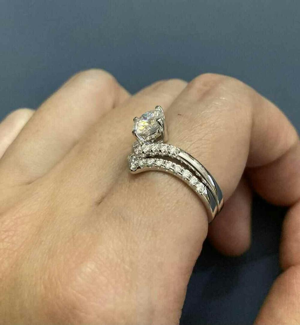 Simple Design Heart Prongs Moissanite Engagement Ring