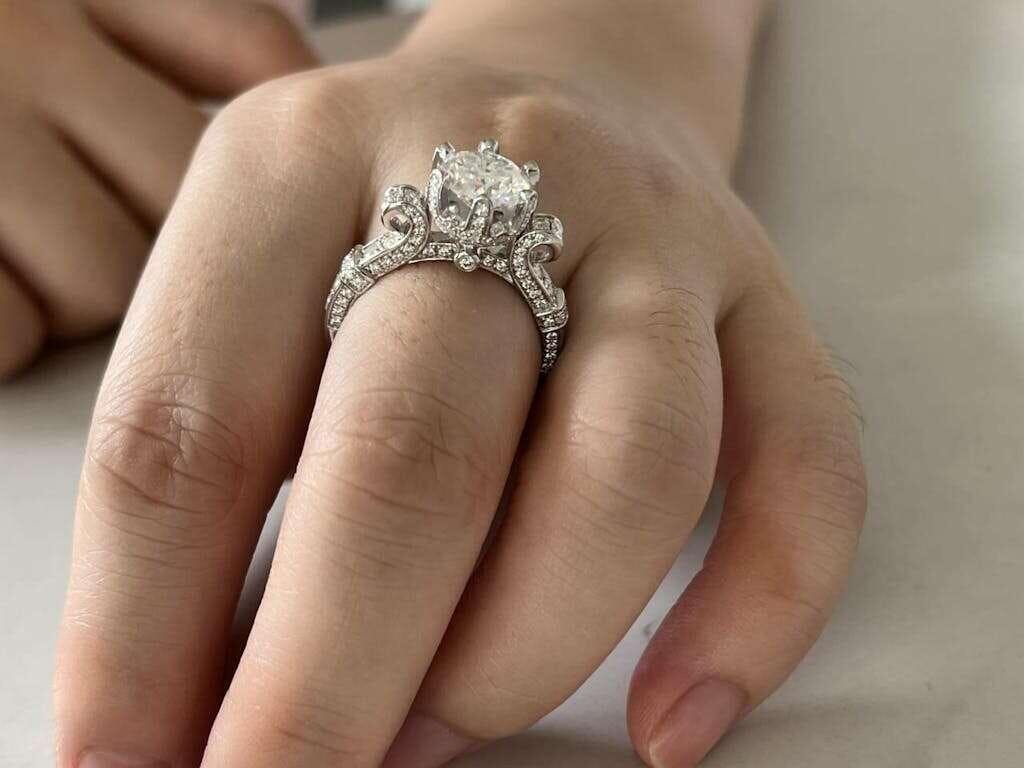 2CT Swan Lake Design Moissanite Engagement Ring