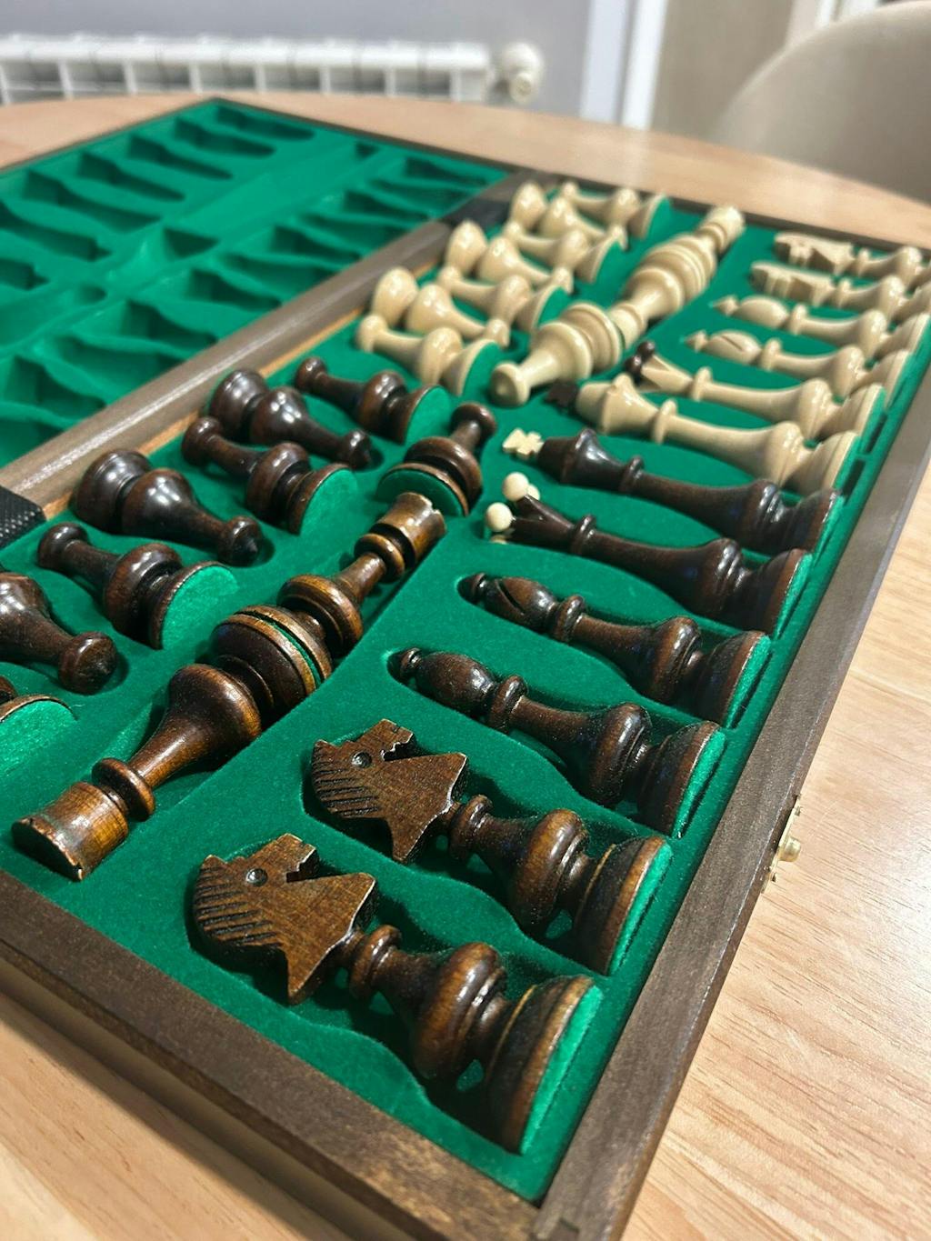 Ajedrez de Madera “Beskid” – Diseño Elegante