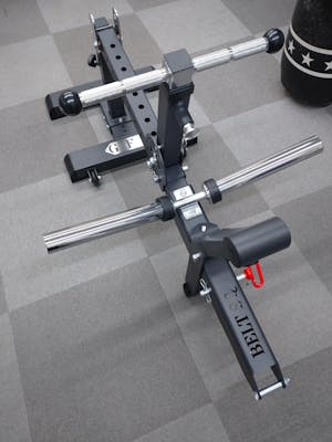 コンパクトベルトスクワット