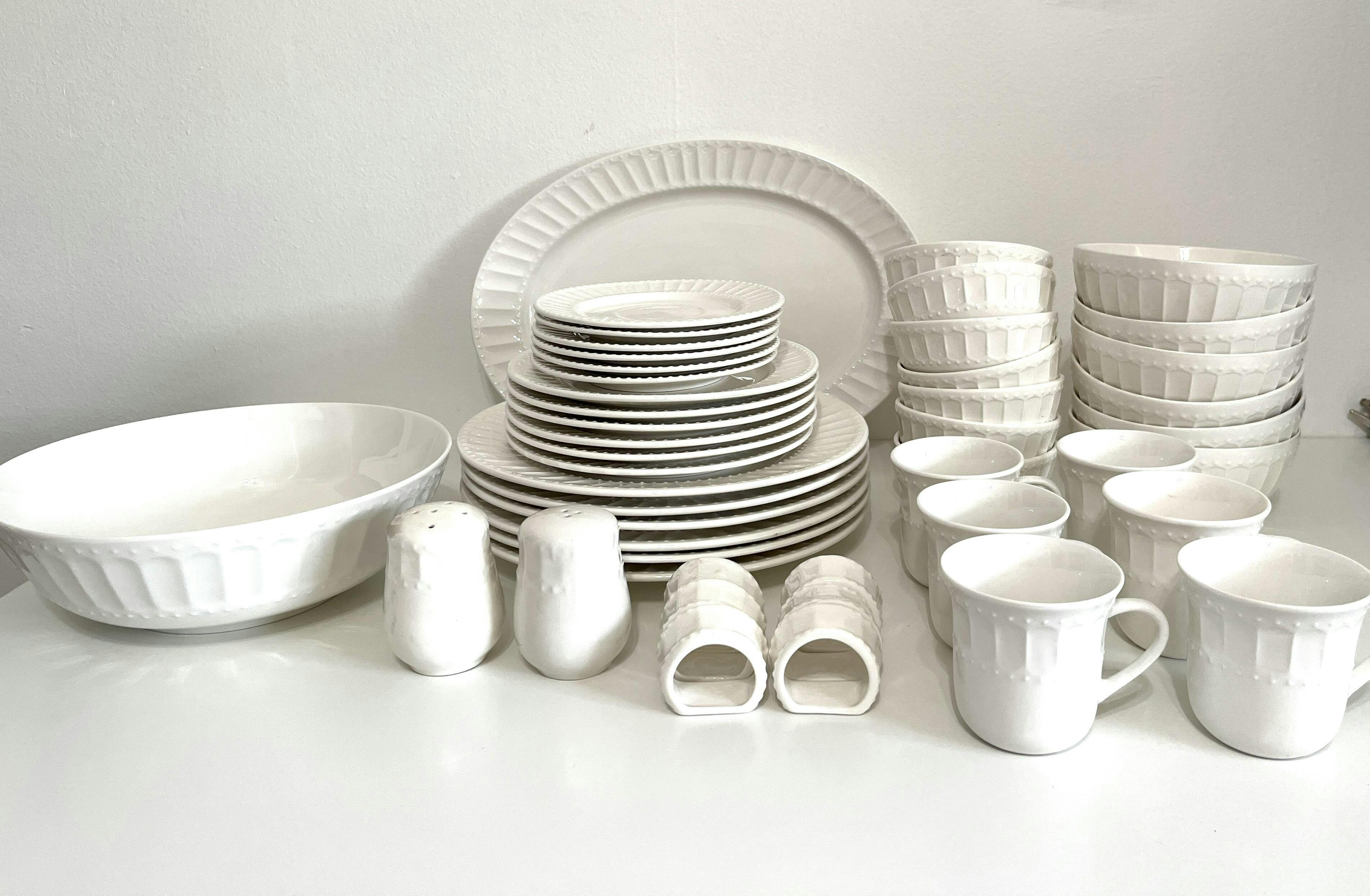 Gibson Home Regalia 46Piece Dinnerware and Serveware Set