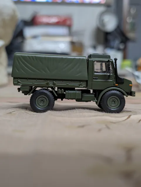 Massdi Unimog U1300L Truck 1:64 Diecast Scale Model TJ1012 – Military Utility Vehicle with Rubber Tyres & Detailed Body