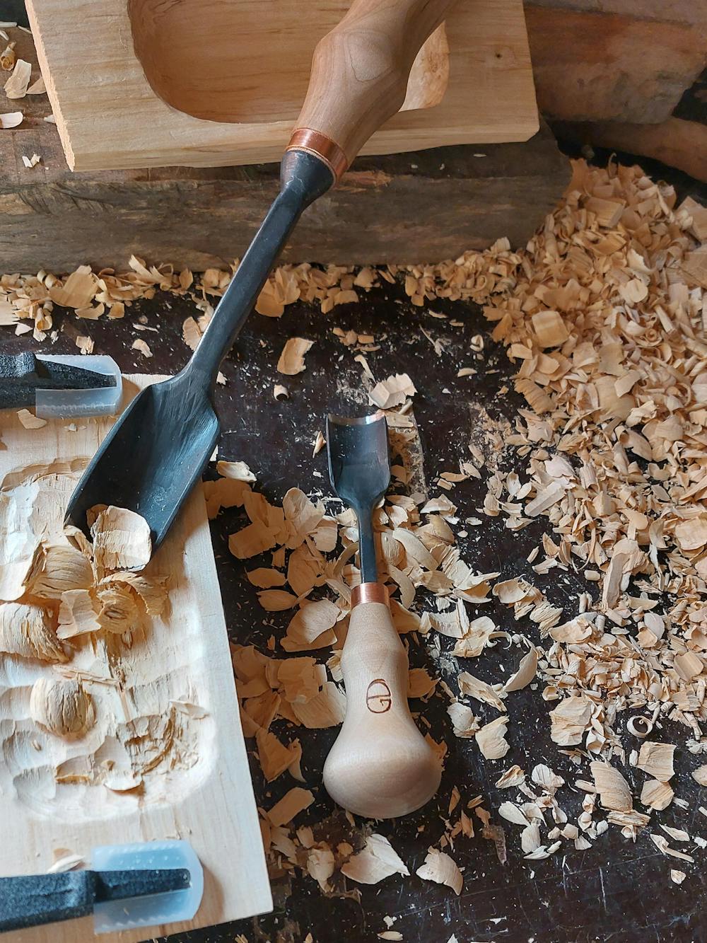 pusapvaliai kaltukai