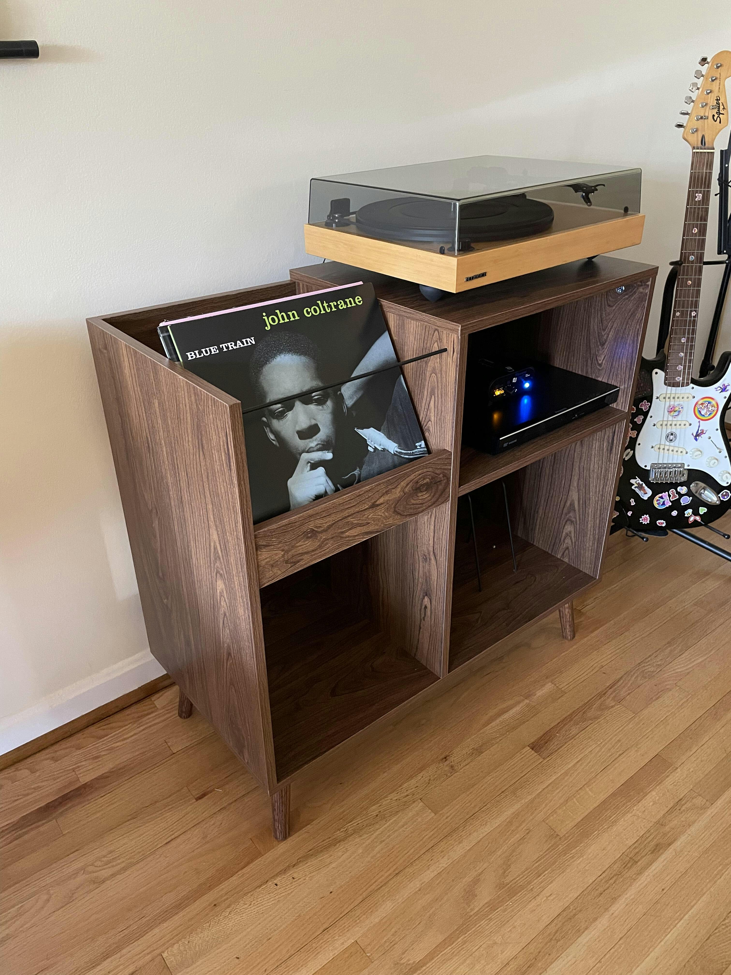 Vinyl Record Player Stand Turntable Stand with Power Outlet – GiraTree