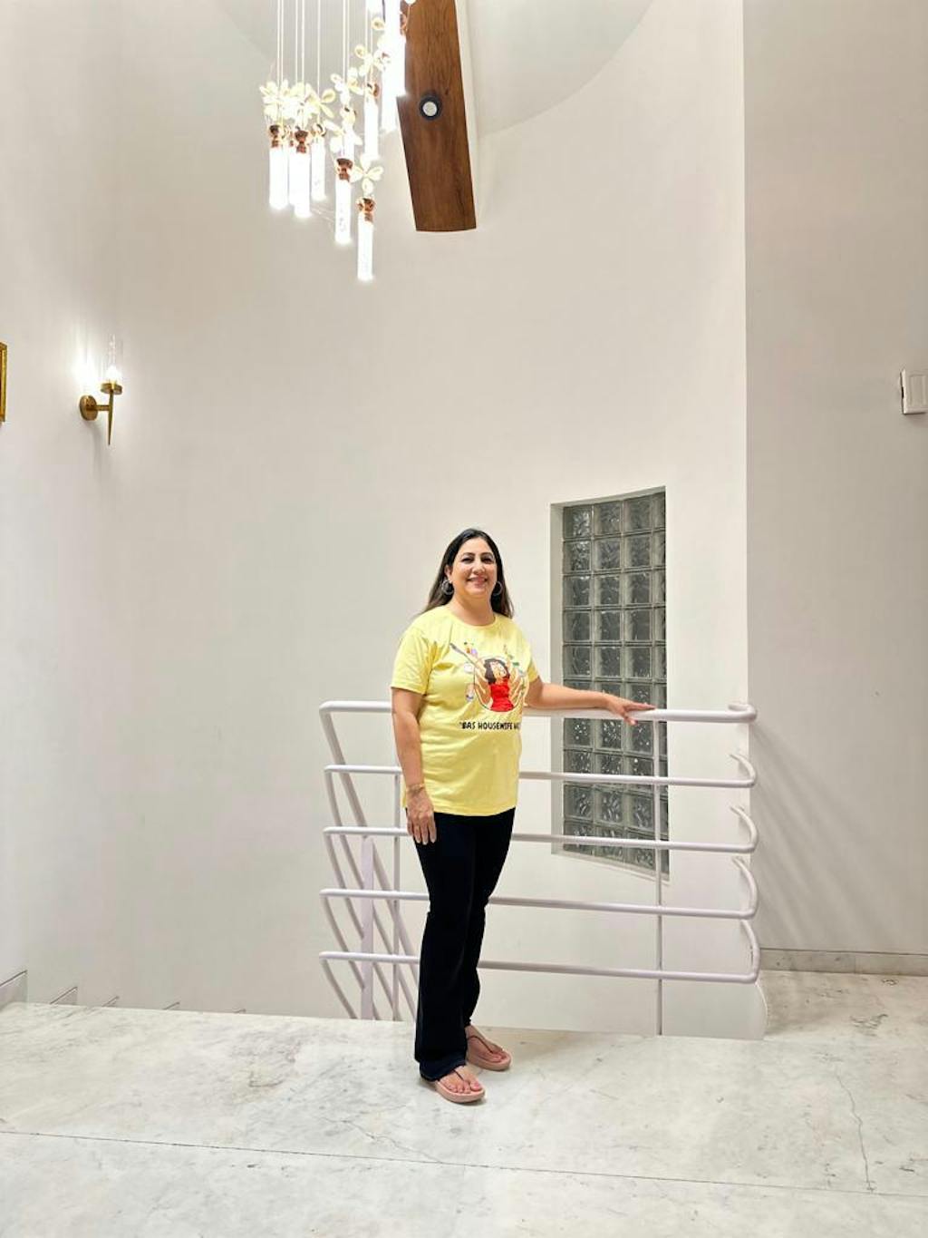 Bas Housewife Hai - Graphic Printed Half Sleeve