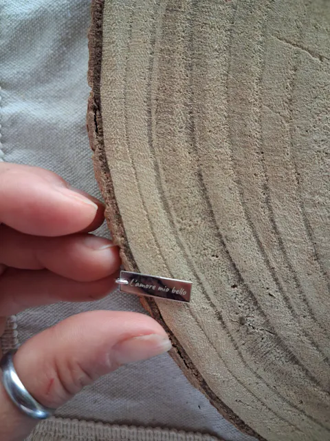 Collana con perlina e targhetta con nome o data