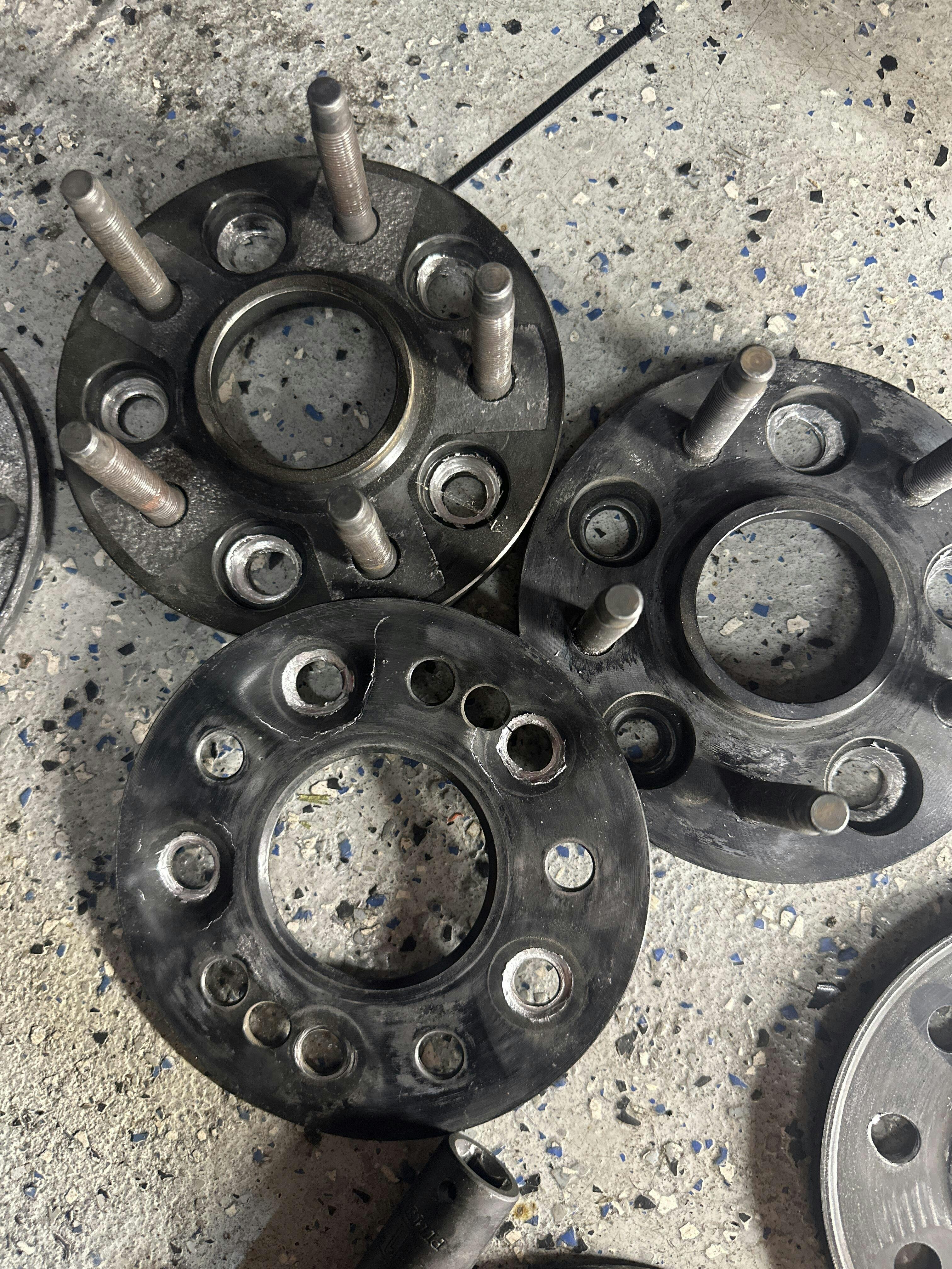 5x114.3 spacers 15mm > 30mm 8 piece set