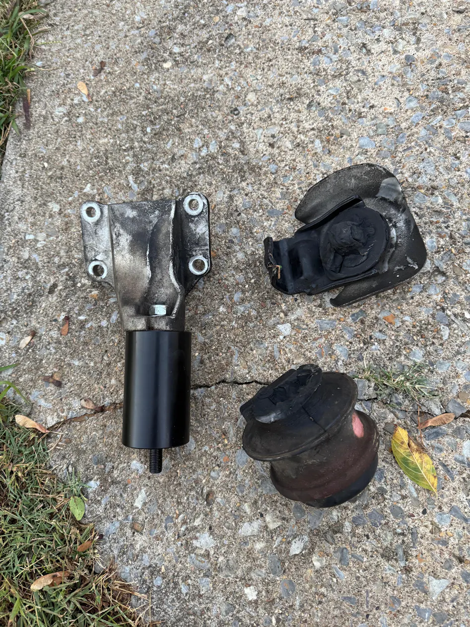 Z33 350z/G35 Solid motor mounts (PAIR)