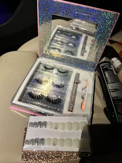 Lash box with mirror
