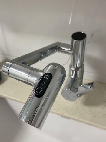 Gleton | Robotic Arm Basin Faucet with Temperature Display - GLF2418