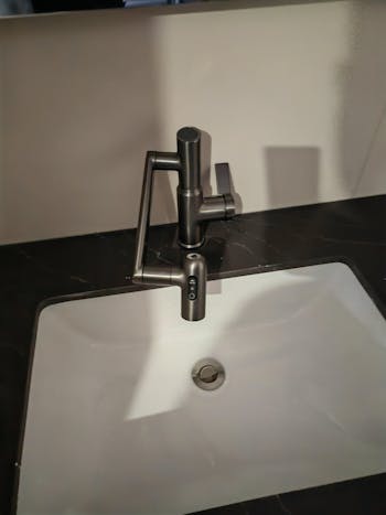 Gleton | Robotic Arm Basin Faucet with Temperature Display - GLF2418