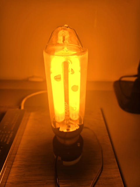 SOX-E 18W Low Pressure Sodium Lamp
