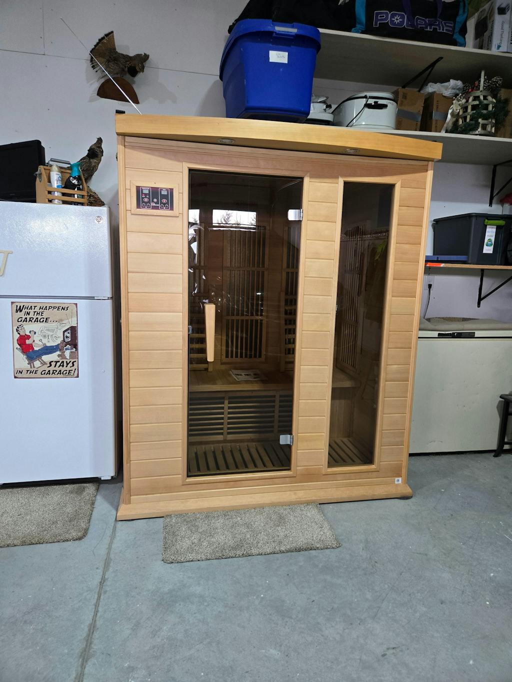 Golden Design Low EMF 3-Person Maxxus FAR Infrared Sauna with Hemlock Wood | Model: MX-K306-01