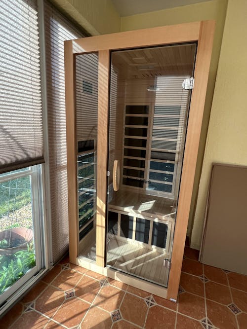 Golden Designs Low EMF 1-Person Dynamic "Gracia" Infrared Sauna with Hemlock Wood | Model: DYN-6119-01