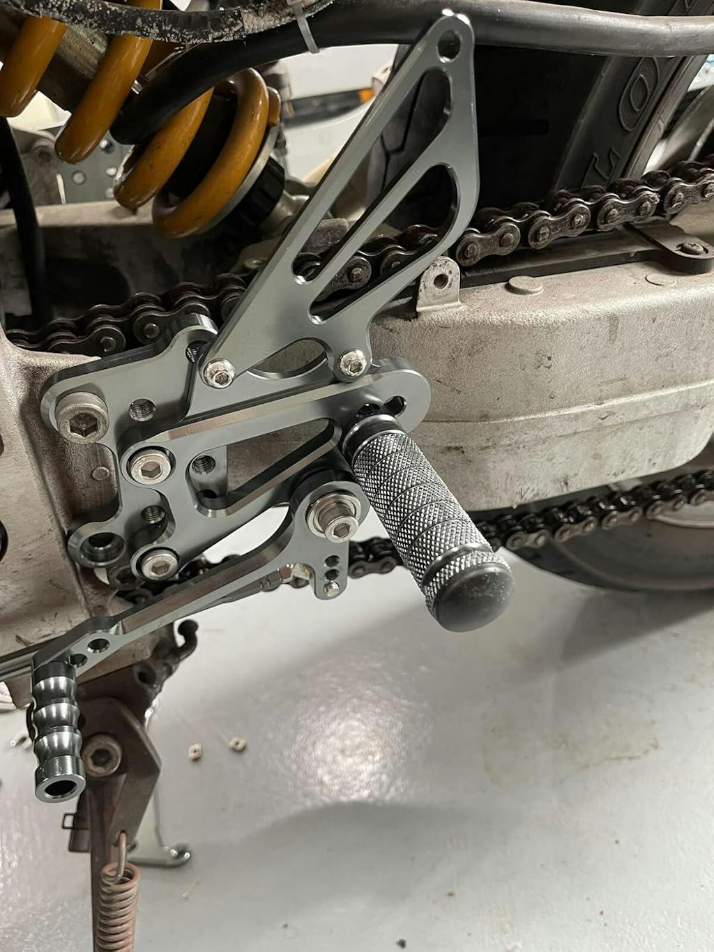 CNC Aluminum Front Foot Pegs for Honda CBR600 Series | High-Strength Footrest