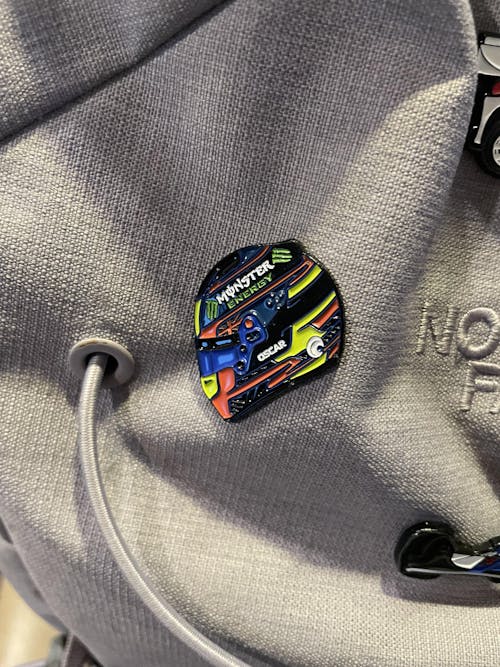 Oscar Piastri 2025 Helmet Enamel Pin