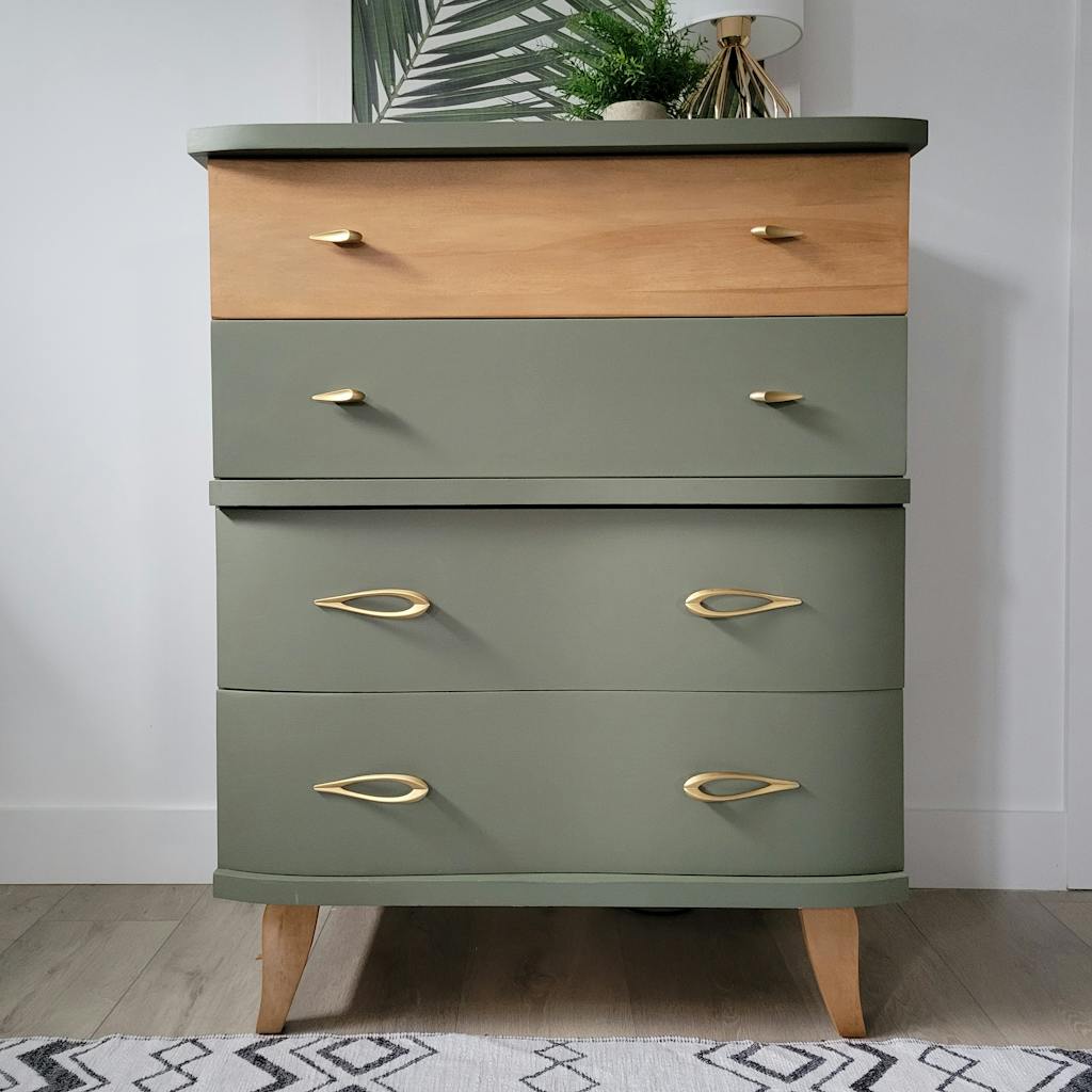 Suzanne's Fall Colors Limited Edition Juniper Chalk Mineral Paint Gratefully Restored