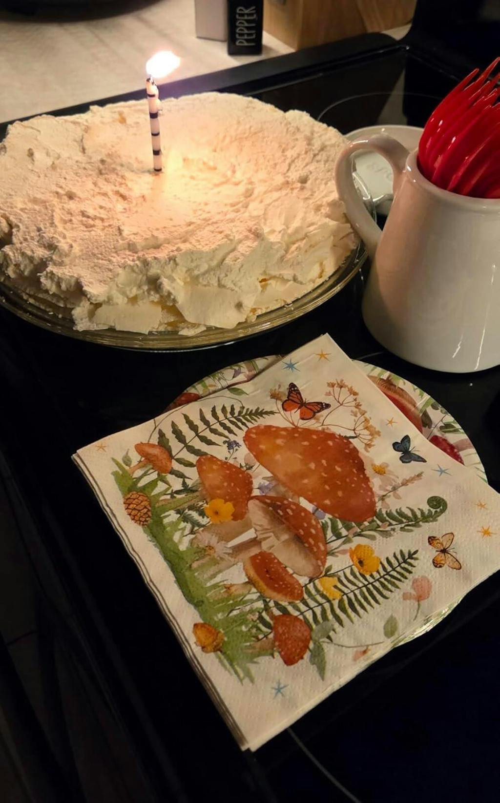 96 Pcs Mushroom Birthday Party Plates and Napkins