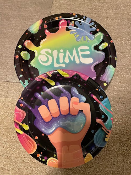 96 Pcs Slime Making Party Plates and Napkins