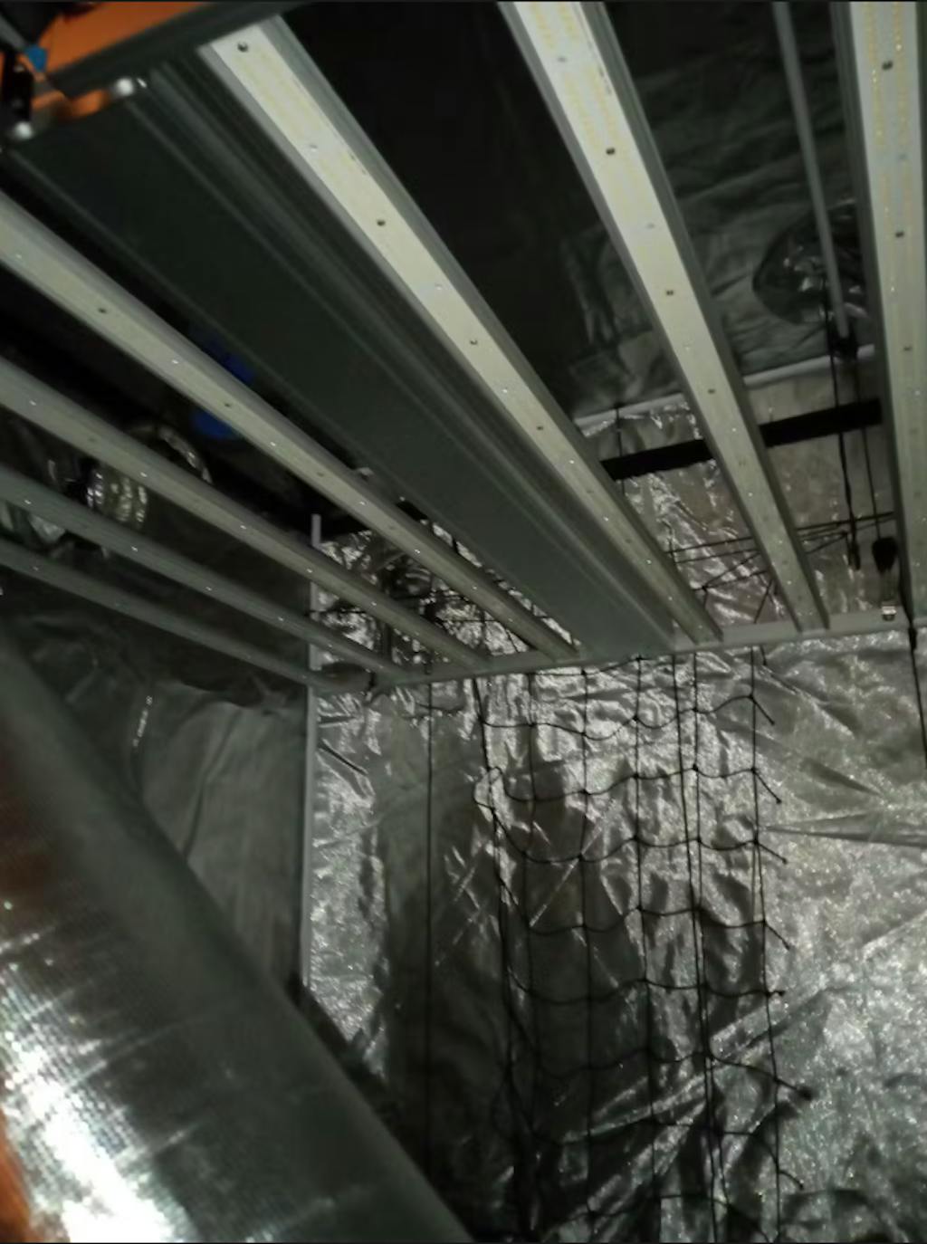 Medic Grow Fold-8 720W Full Spectrum LED Grow Light