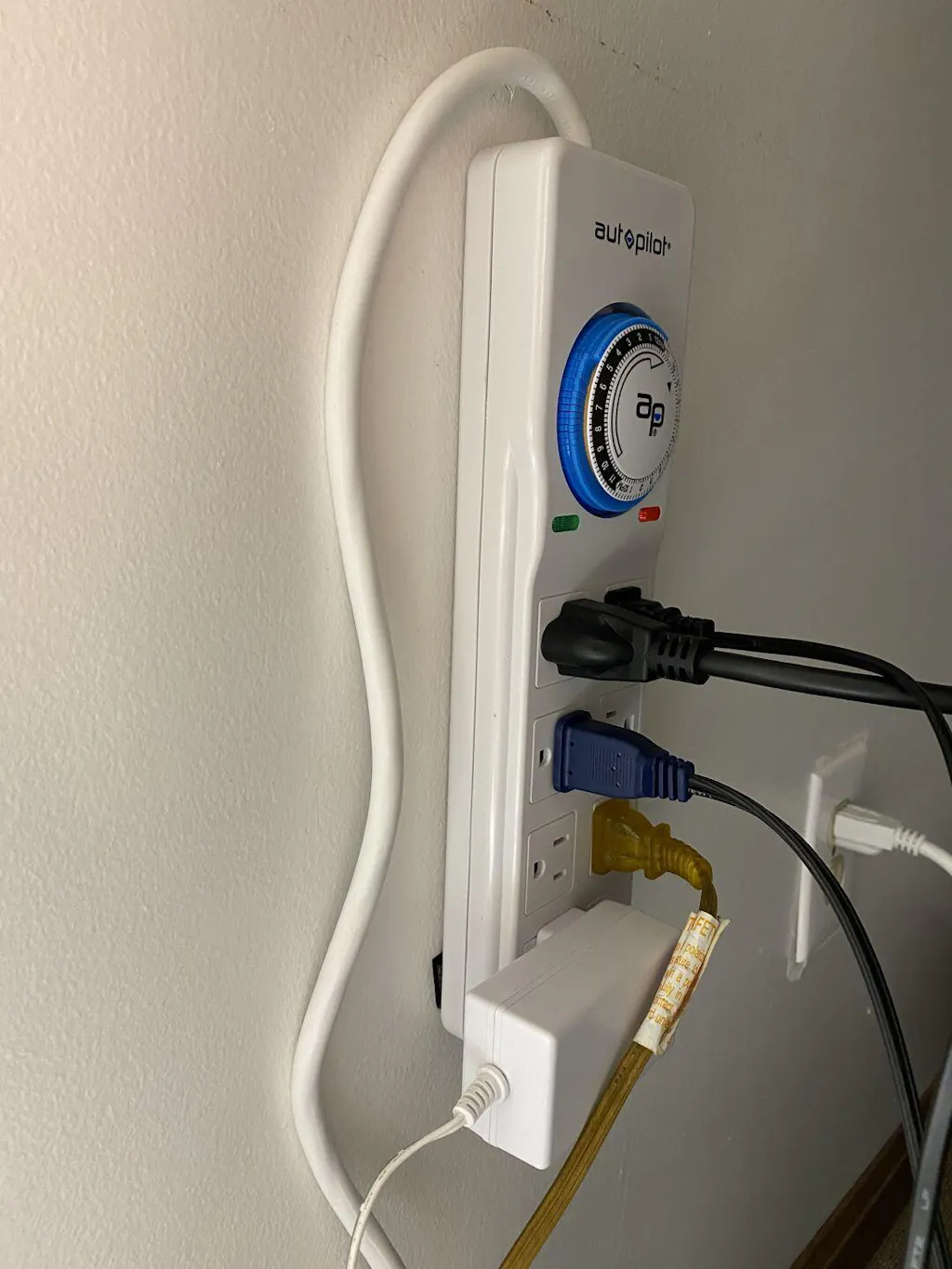 Autopilot Surge Protector and Power Strip with Timer